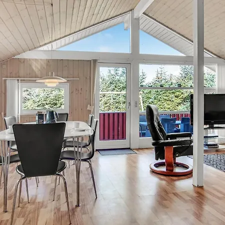 3 Bedroom Stunning In Lokken *