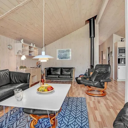 3 Bedroom Stunning In Lokken *